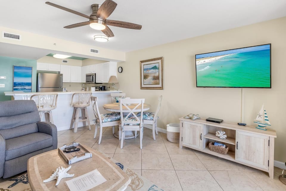 Pelican Isle 206 Apartment in Okaloosa Island