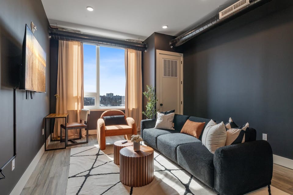 TV and multimedia, Living room, Evening entertainment