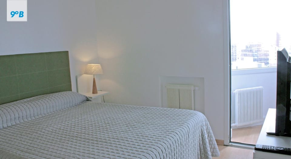 Day, Photo of the whole room