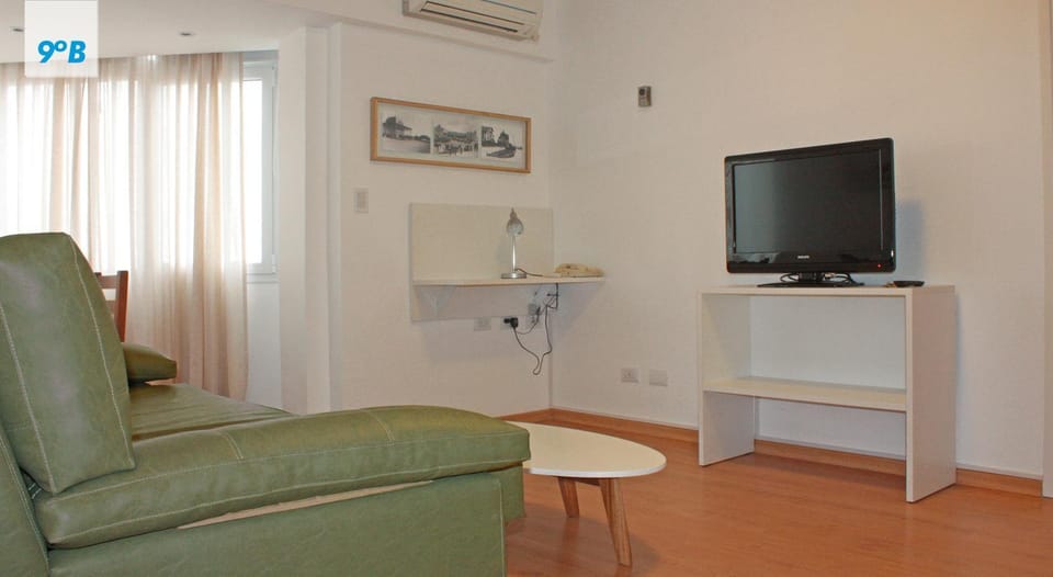 Day, Living room