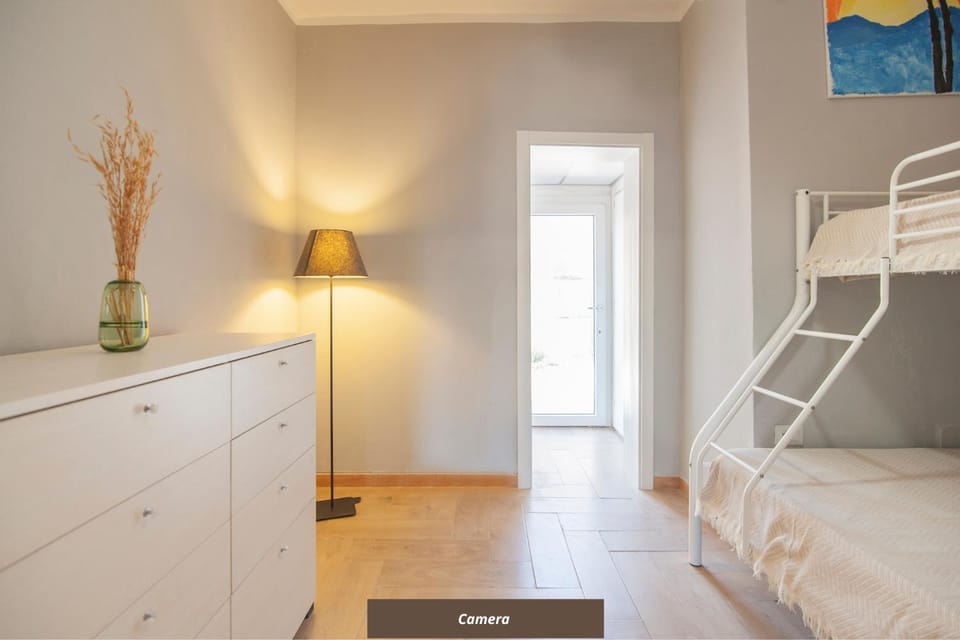 Bed, Photo of the whole room, Bedroom, bunk bed
