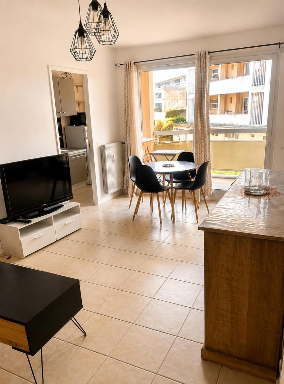 Au cœur du centre ville avec parking privé balcon et wifi Apartment in Bourgogne-Franche-Comté