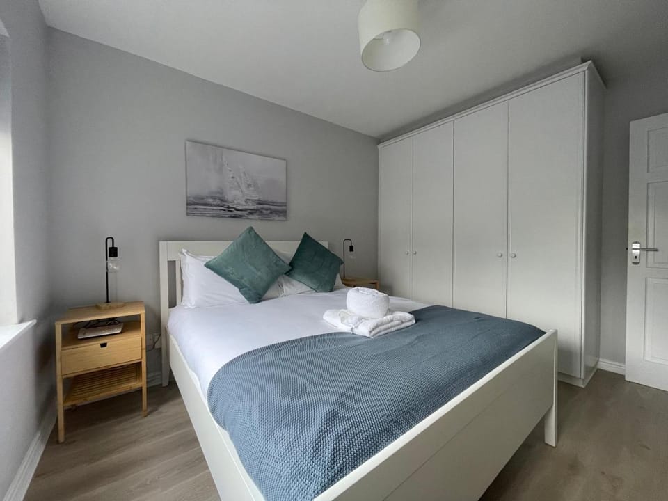 Luxury By The Coast- sleeps 4 Apartment in Galway