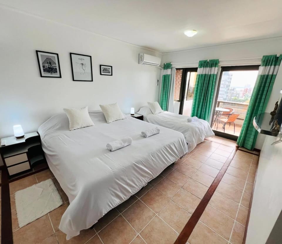 Excelente departamento, a metros del Shopping Paso del Paraná, vista al río Paraná - silencio - ideal para descansar - barrio residencial - Cámaras de seguridad 24hs - unidad Monitoreada Apartment in Parana