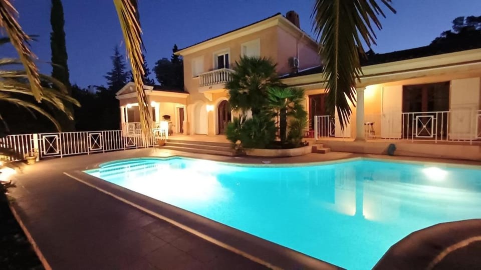 Séjour détente dans une villa avec piscine privée, nature, golf et mer à proximité House in Saint-Raphael