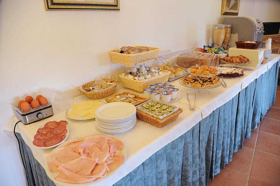 Food and drinks, Breakfast, Buffet breakfast