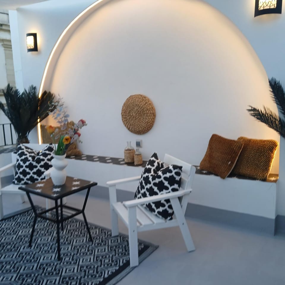 Beautiful penthouse with terrace next to the Cathedral Apartment in Cadiz