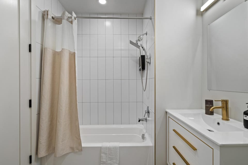 Bathroom, Bath