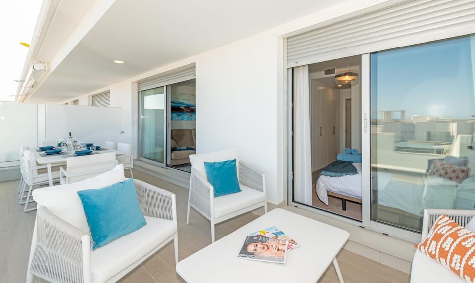 View (from property/room), Balcony/Terrace, Balcony/Terrace, Living room, Seating area, Dining area, sunbed