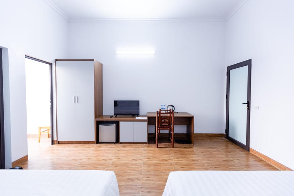 Communal lounge/ TV room, Bed, TV and multimedia, Photo of the whole room, Bedroom, wardrobe