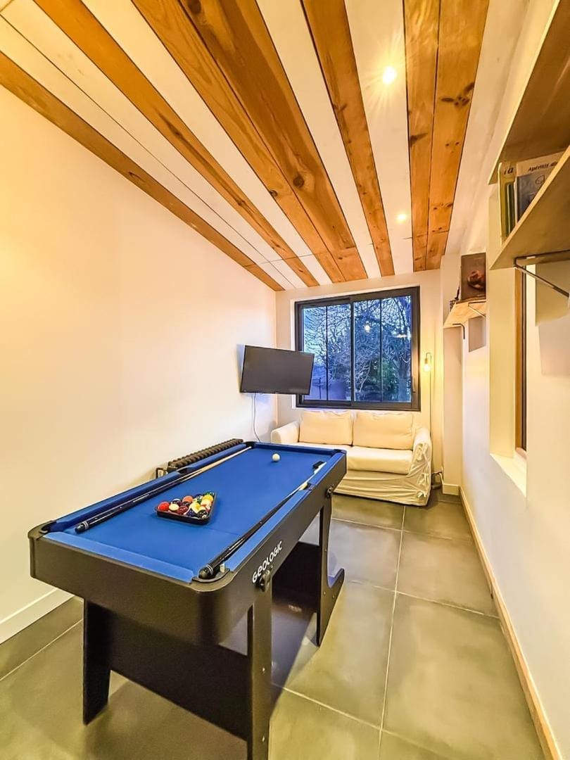 L'échappée, piscine, billard et parking privé Villa in La Rochelle