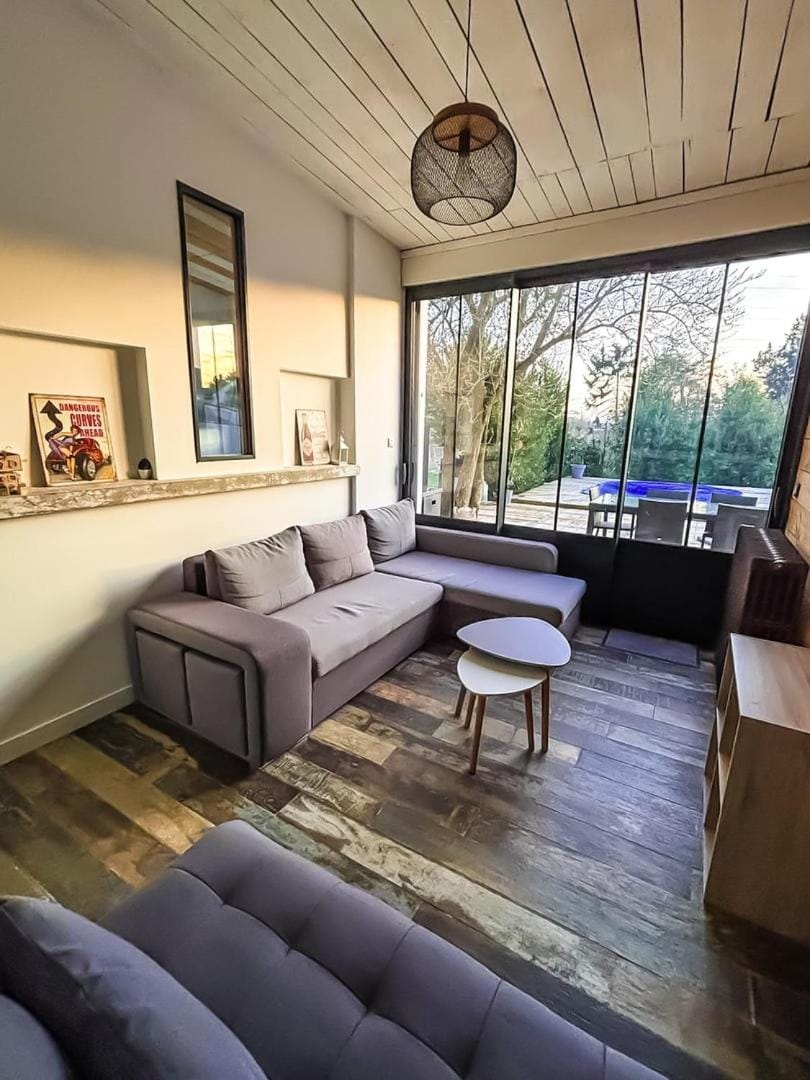 L'échappée, piscine, billard et parking privé Villa in La Rochelle