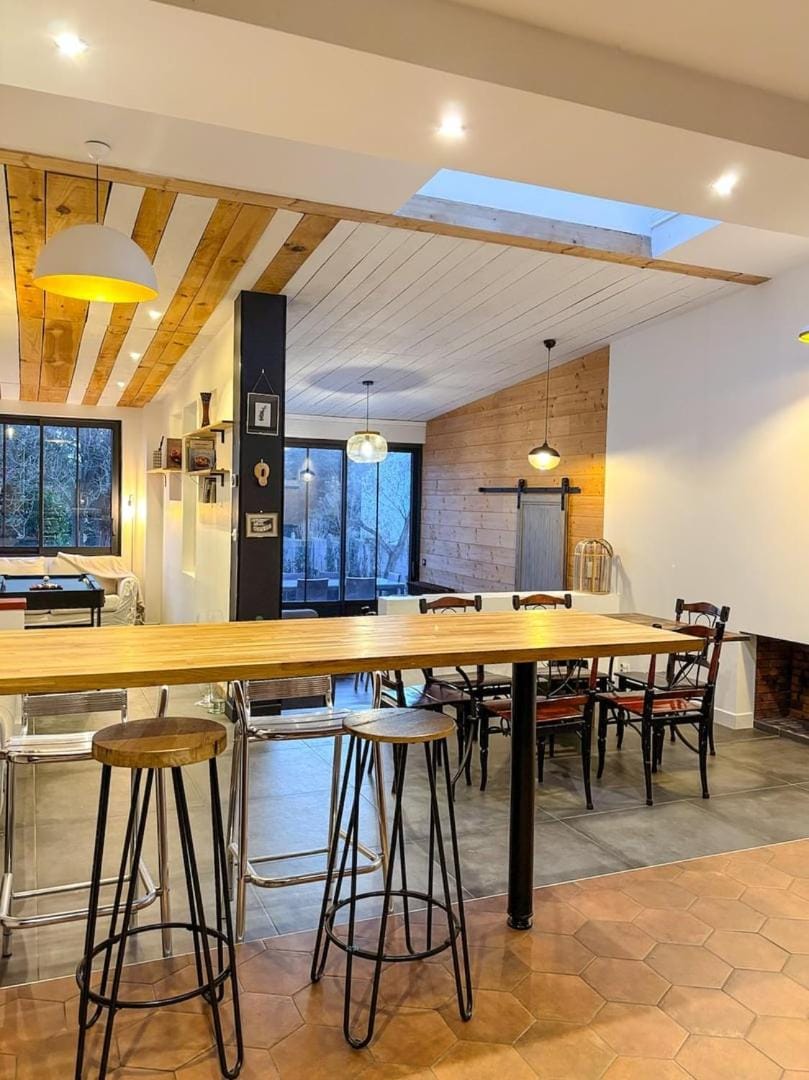 L'échappée, piscine, billard et parking privé Villa in La Rochelle