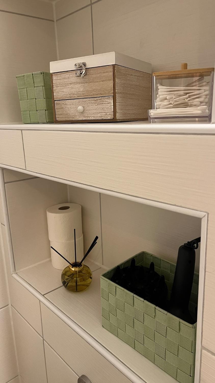 Bathroom, wardrobe