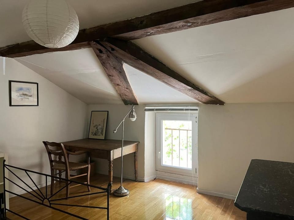 Seating area, Bedroom