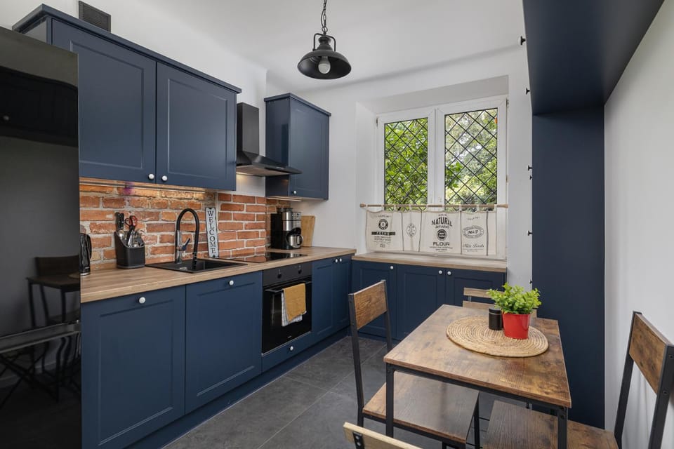 Kitchen or kitchenette, Dining area, dishwasher, oven, stove