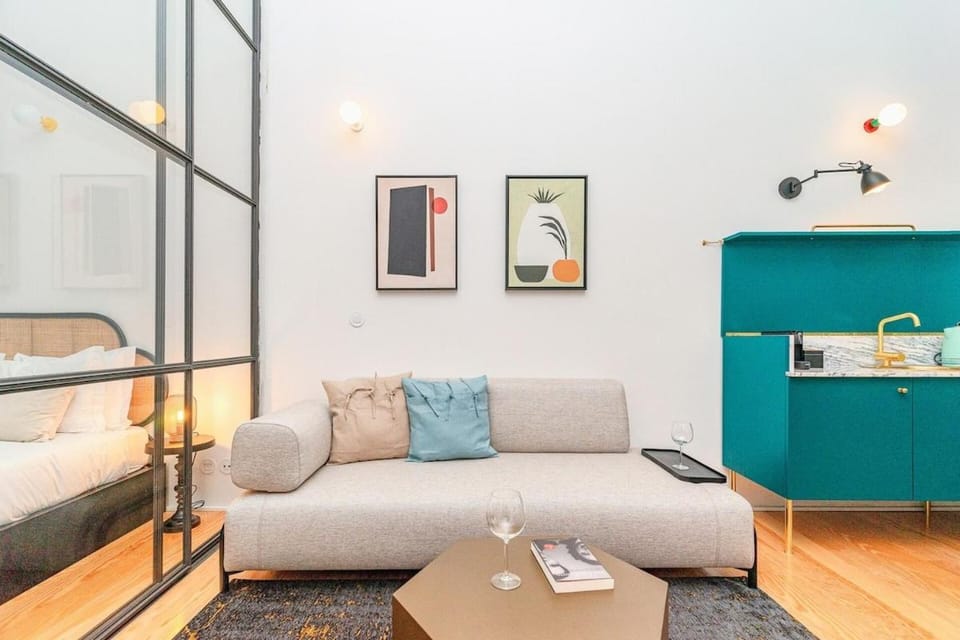 Fancy apt in iconic street full of historic houses Apartment in Porto