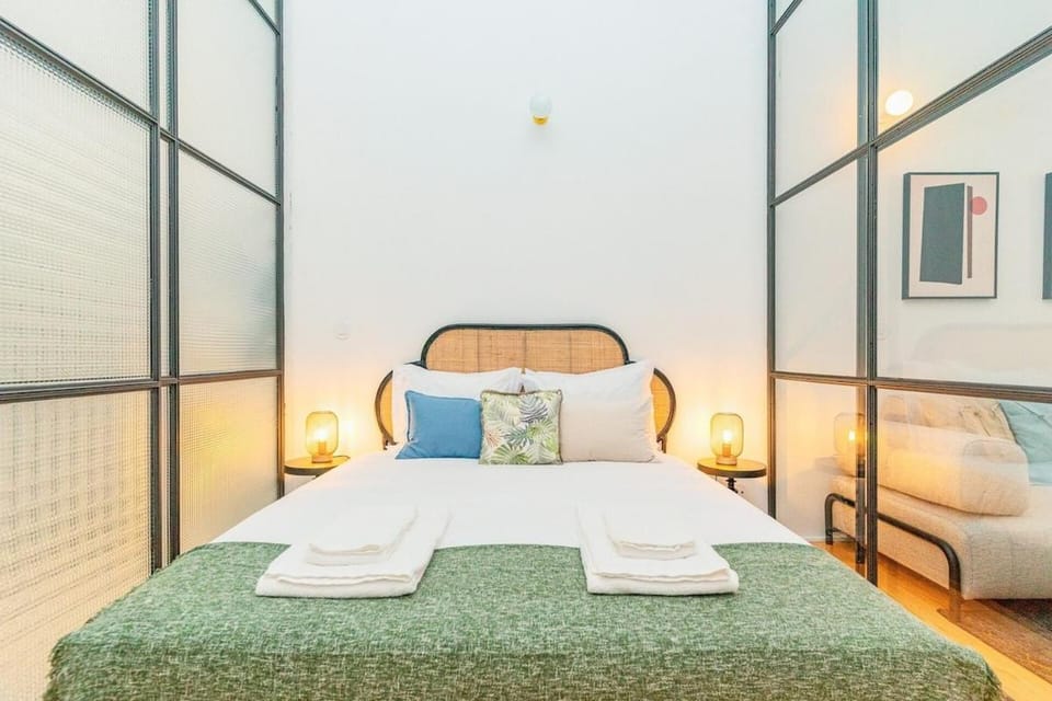 Fancy apt in iconic street full of historic houses Apartment in Porto