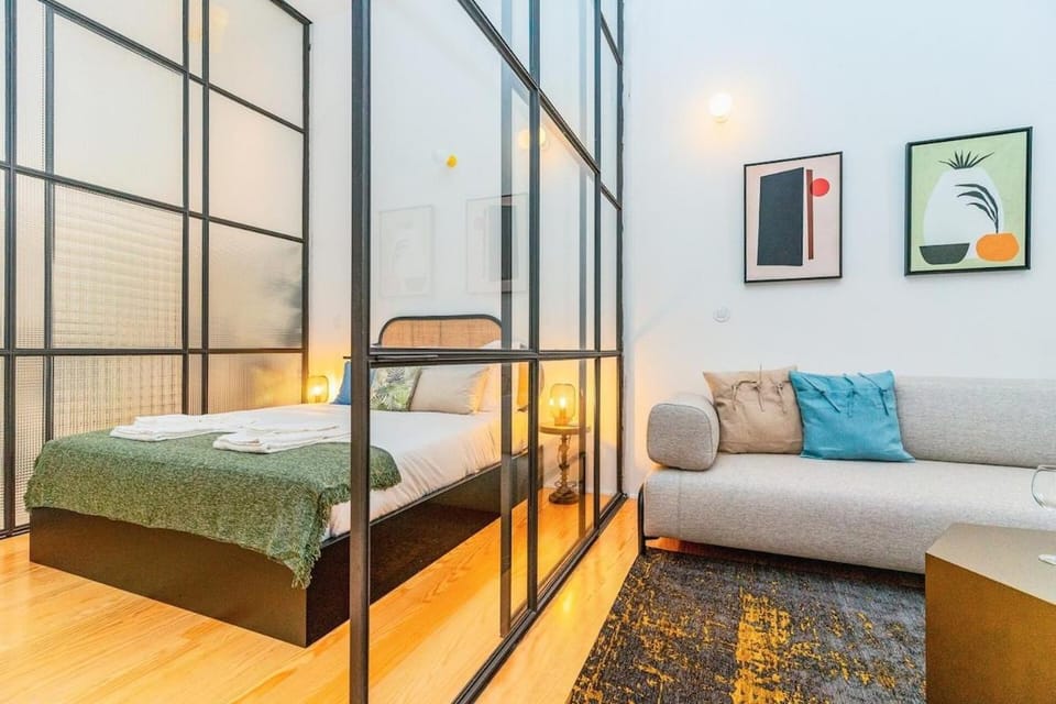 Fancy apt in iconic street full of historic houses Apartment in Porto