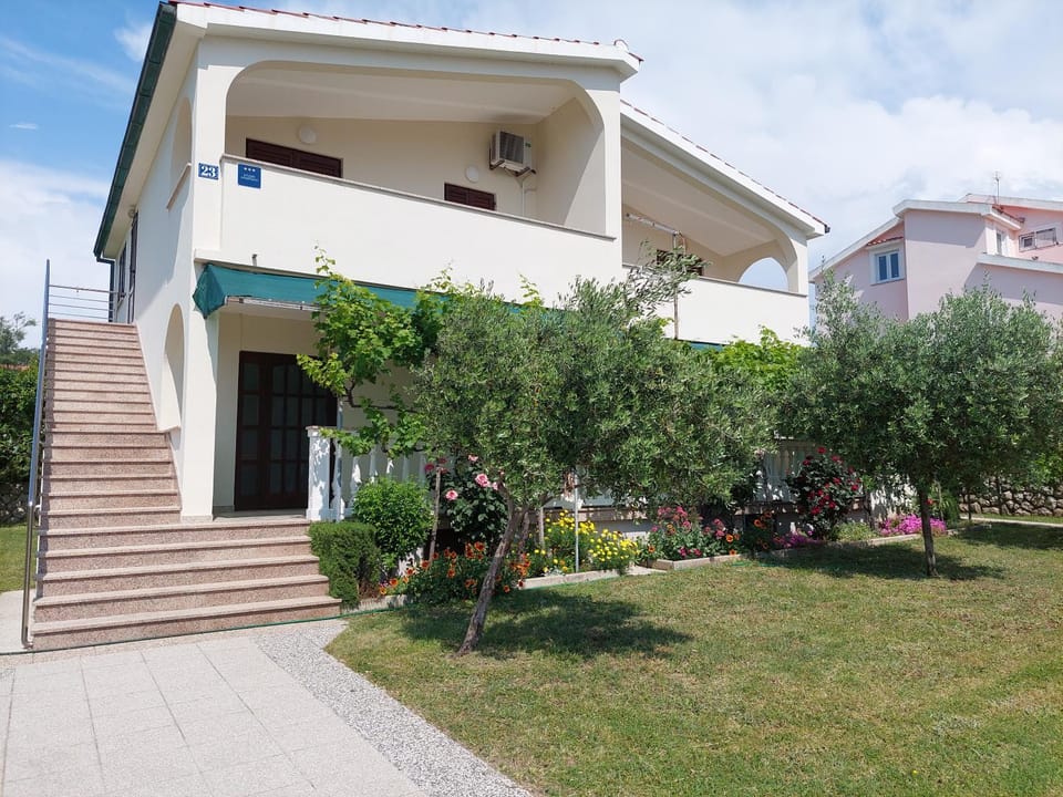 Apartments Vlasici Apartment in Zadar County