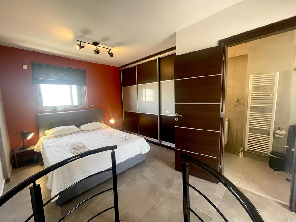 Bedroom, wardrobe