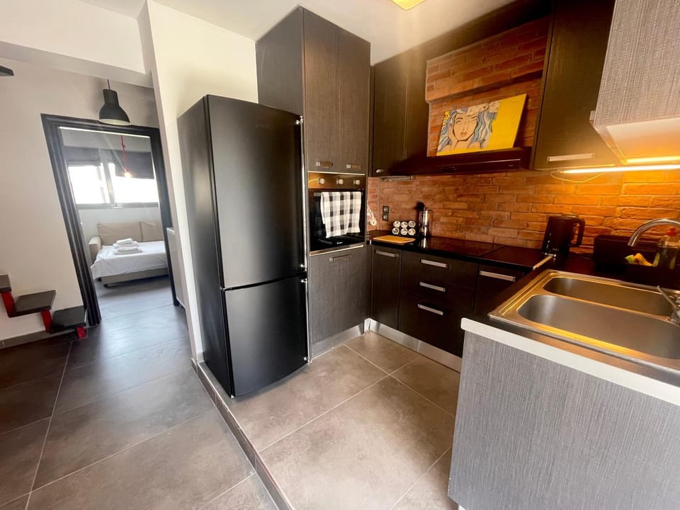 Kitchen or kitchenette, oven