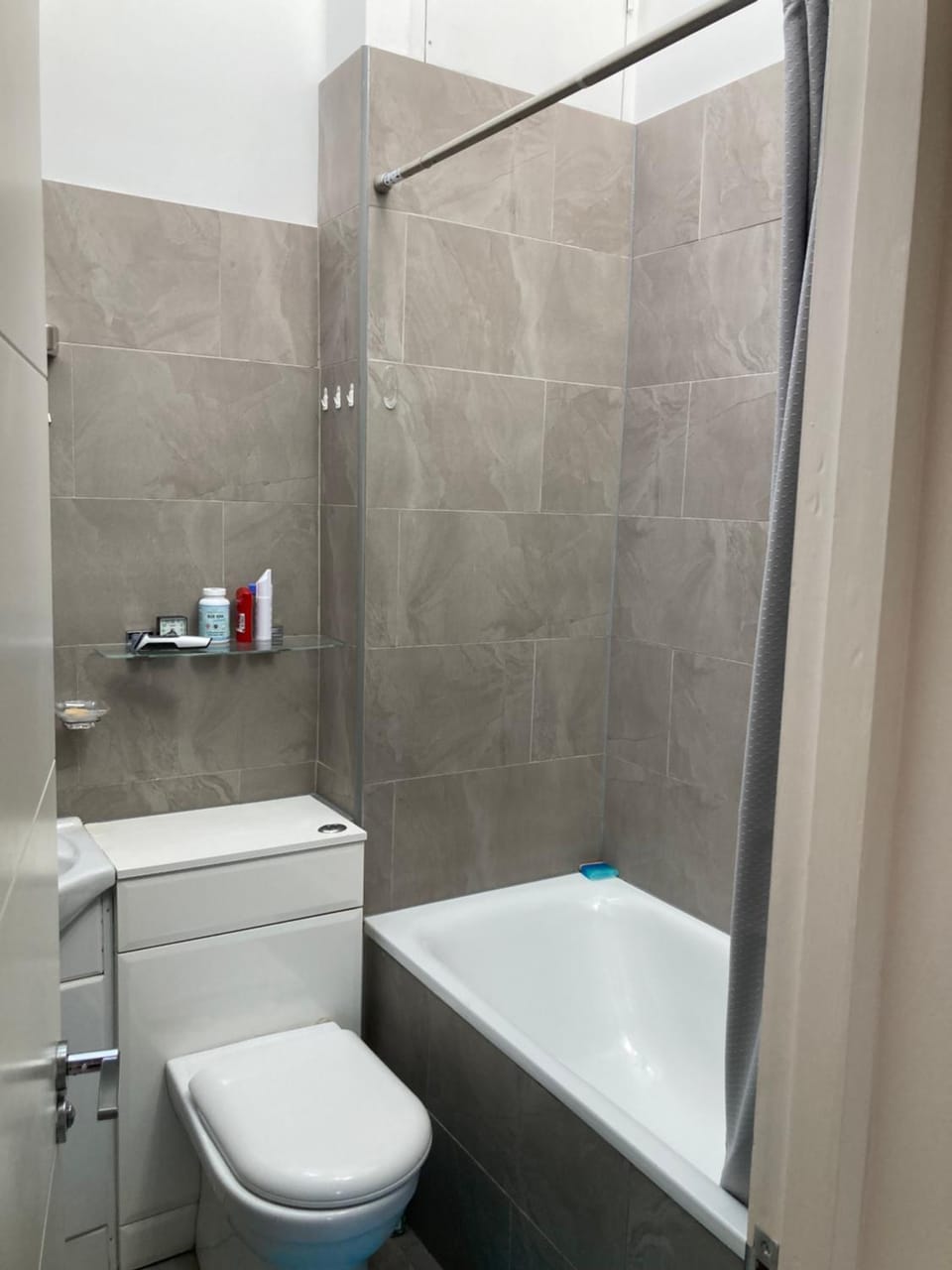 Bathroom, Internal: Not applicable to any particular room