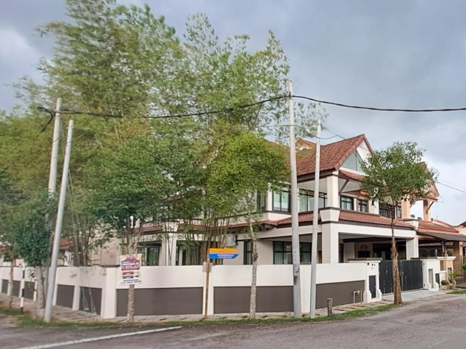 Property building, Street view