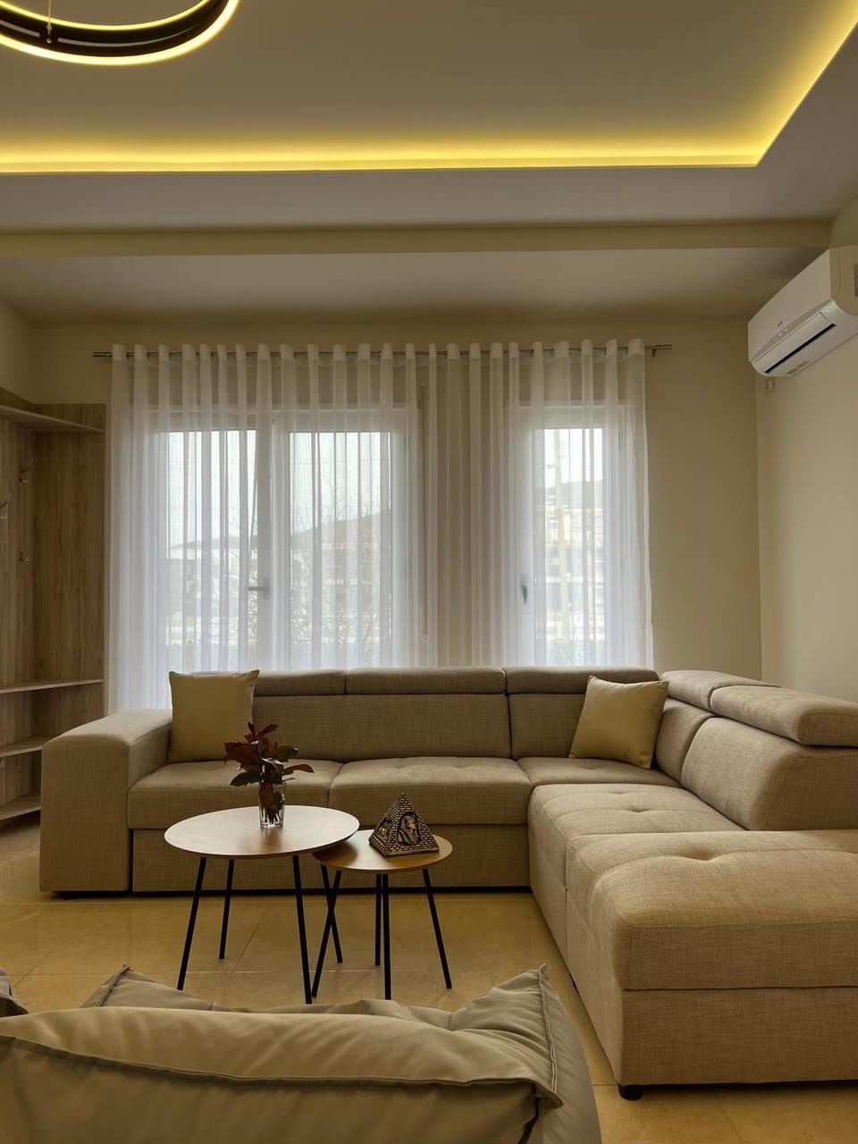 Living room, Seating area, air conditioner
