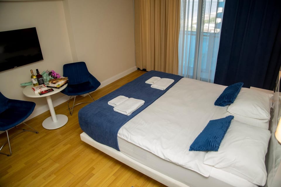 TV and multimedia, towels