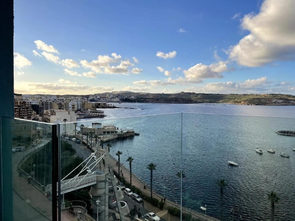 Stunning Sea View Apartment Apartment in Saint Paul's Bay