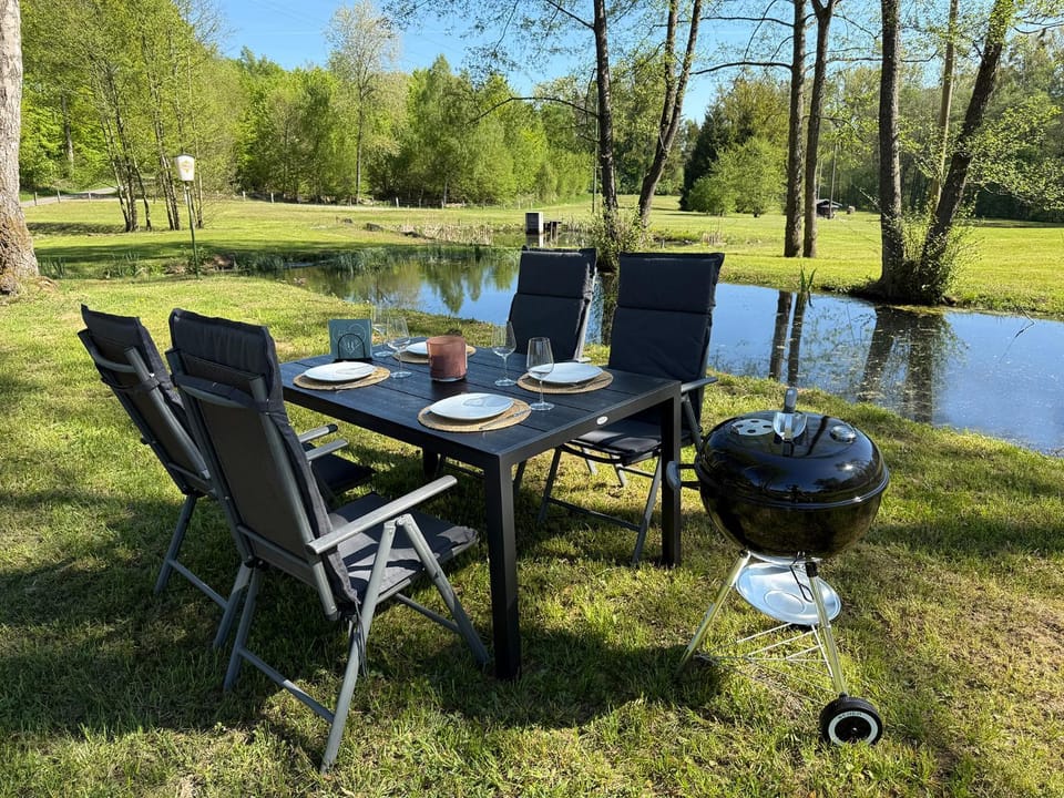 Spring, Natural landscape, Garden, Dining area, Garden view, Lake view
