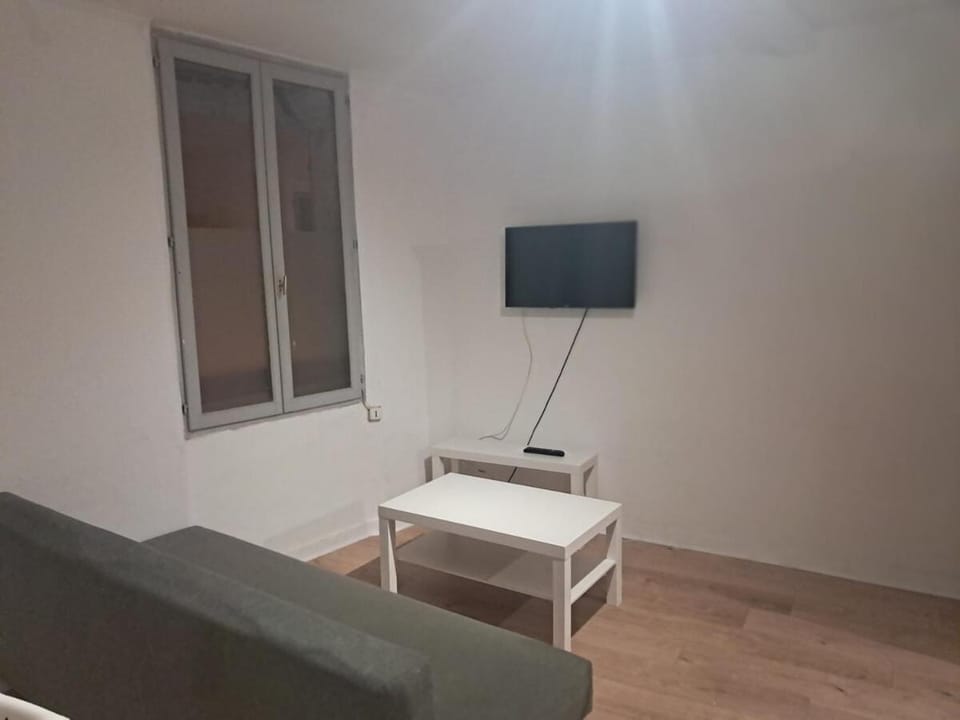 BudgetBnb 53, opera studio Apartment in Toulon