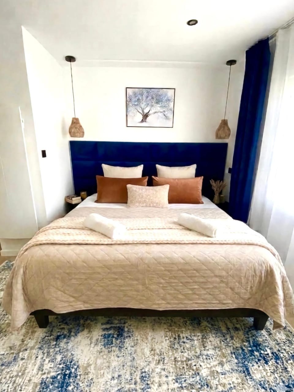 Bed, Photo of the whole room, Bedroom