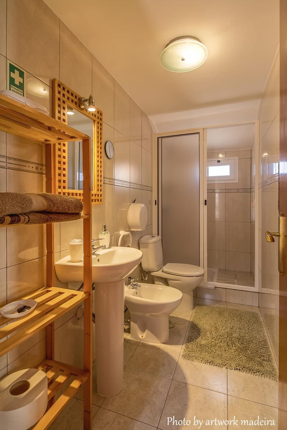 Shower, Toilet, Area and facilities