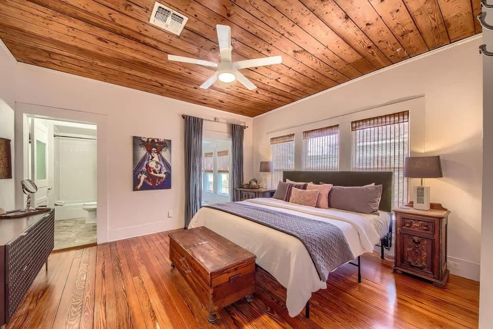 DT 332 Havana Haus House in New Braunfels