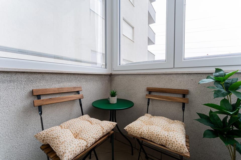 Property building, View (from property/room), Balcony/Terrace, Balcony/Terrace, Other, Seating area