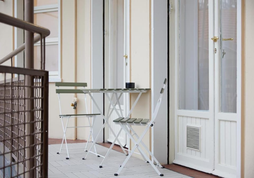 Property building, Balcony/Terrace, Balcony/Terrace