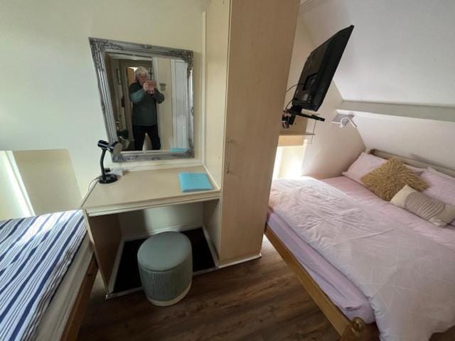 Special accommodation for Business, Commercial or Professional Guests Bed and Breakfast in Rhos