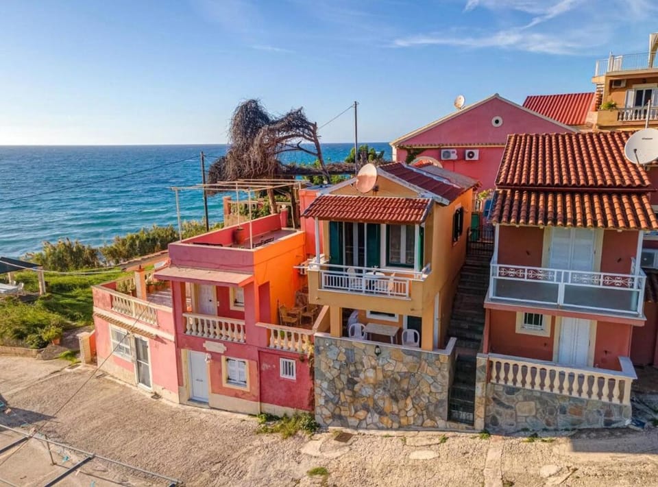 Property building, Day, Natural landscape, Balcony/Terrace, Sea view