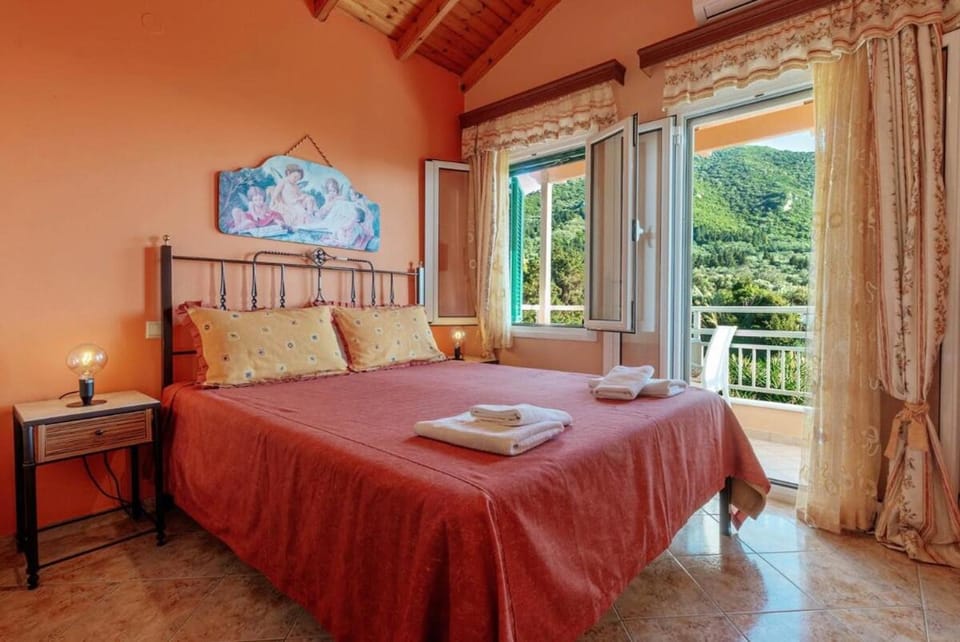 Bed, View (from property/room), Balcony/Terrace, Dining area, Bedroom, towels