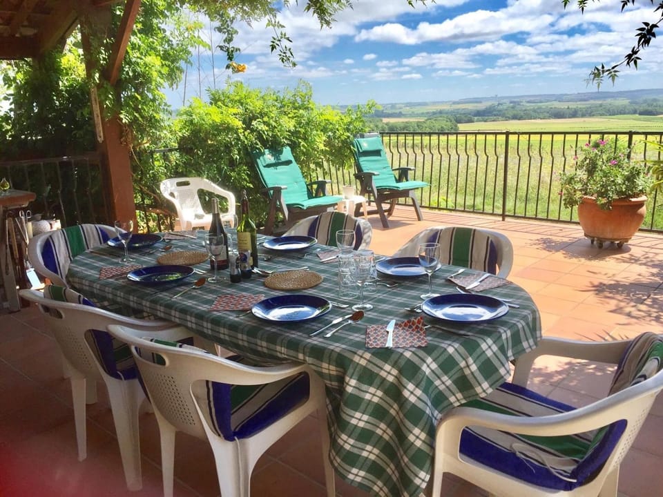 Natural landscape, Balcony/Terrace, Dining area