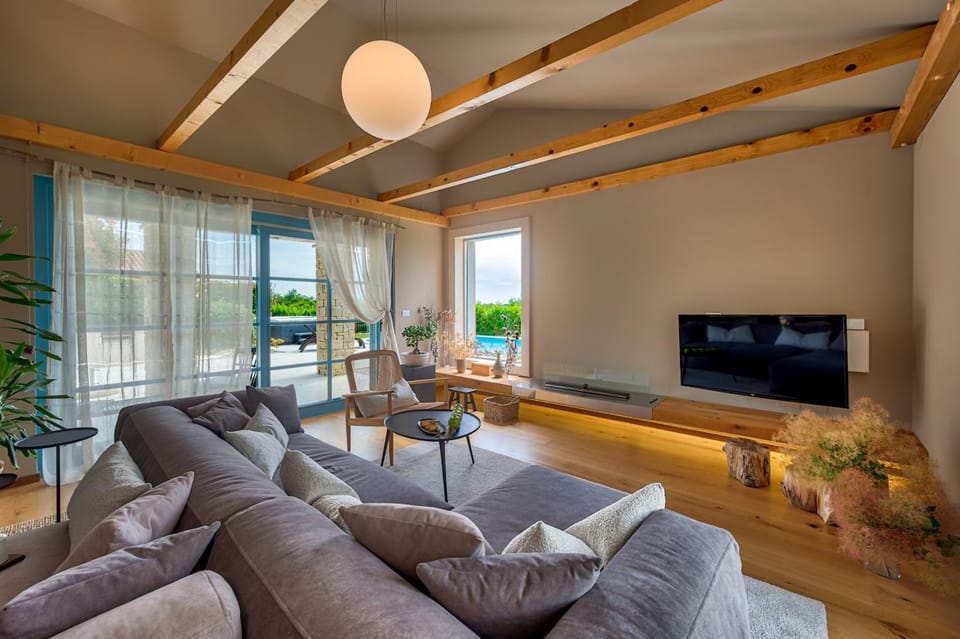 Communal lounge/ TV room, Living room