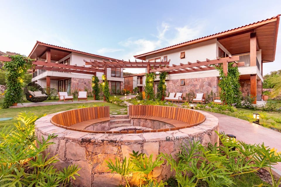 Property building, Day, Garden, Garden view