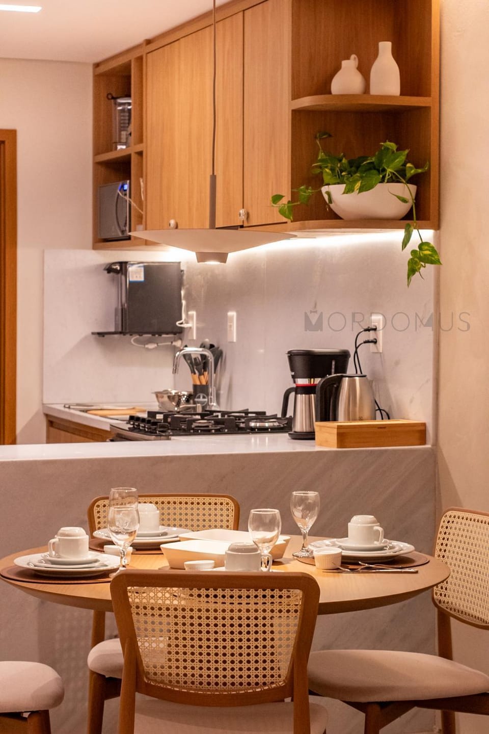 Coffee/tea facilities, View (from property/room), Kitchen or kitchenette, Living room, Dining area, stove