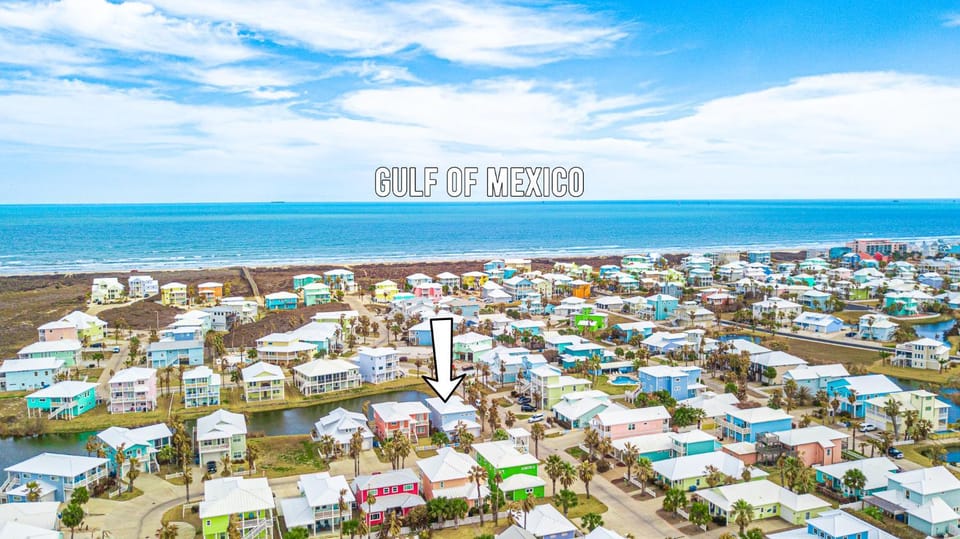 Villa Laguna - Pet Friendly Beach Gear Credit Included House in Port Aransas