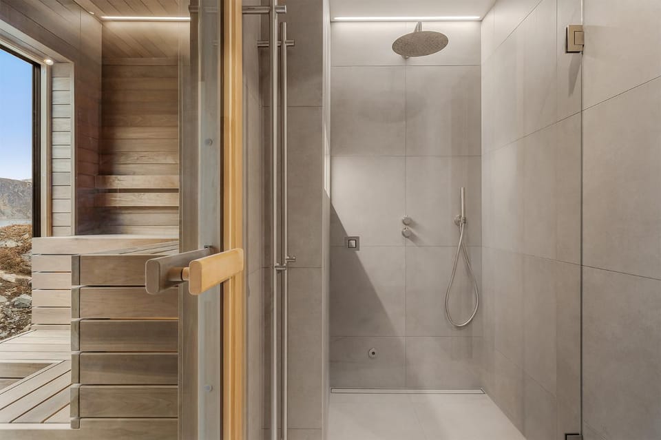 Shower, Sauna