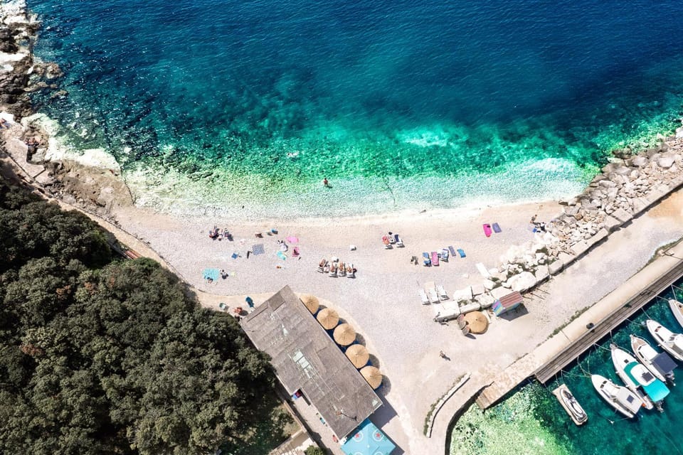 Nearby landmark, Natural landscape, Summer, Beach