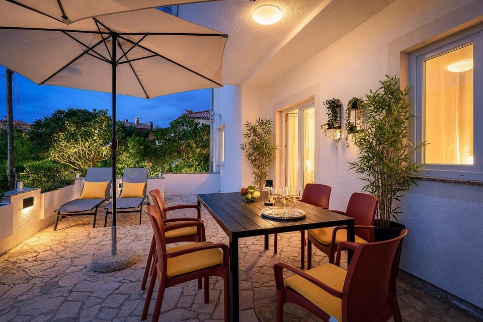 Night, Balcony/Terrace, Inner courtyard view