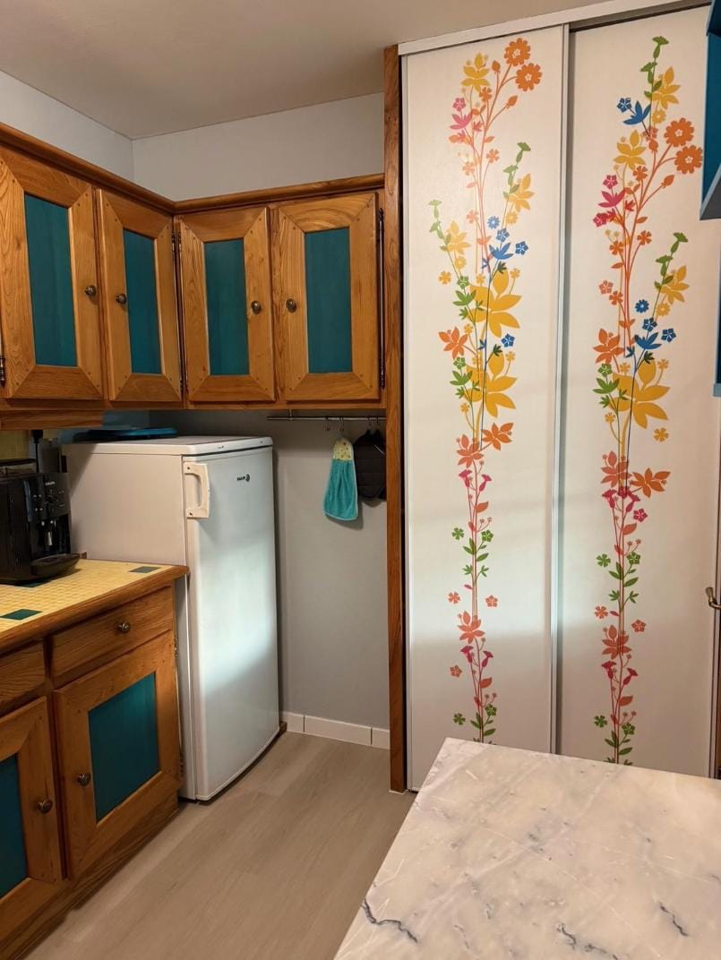 Kitchen or kitchenette, oven, stove